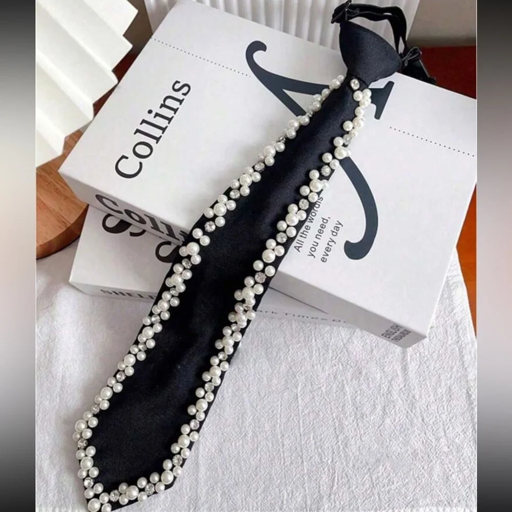 👔 Embellished Tie 👔 - Picture 1 of 4